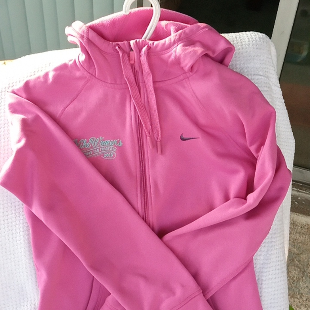 Nike hot pink nwot marathon San Francisco zip up sweatshirt.excell cond.small